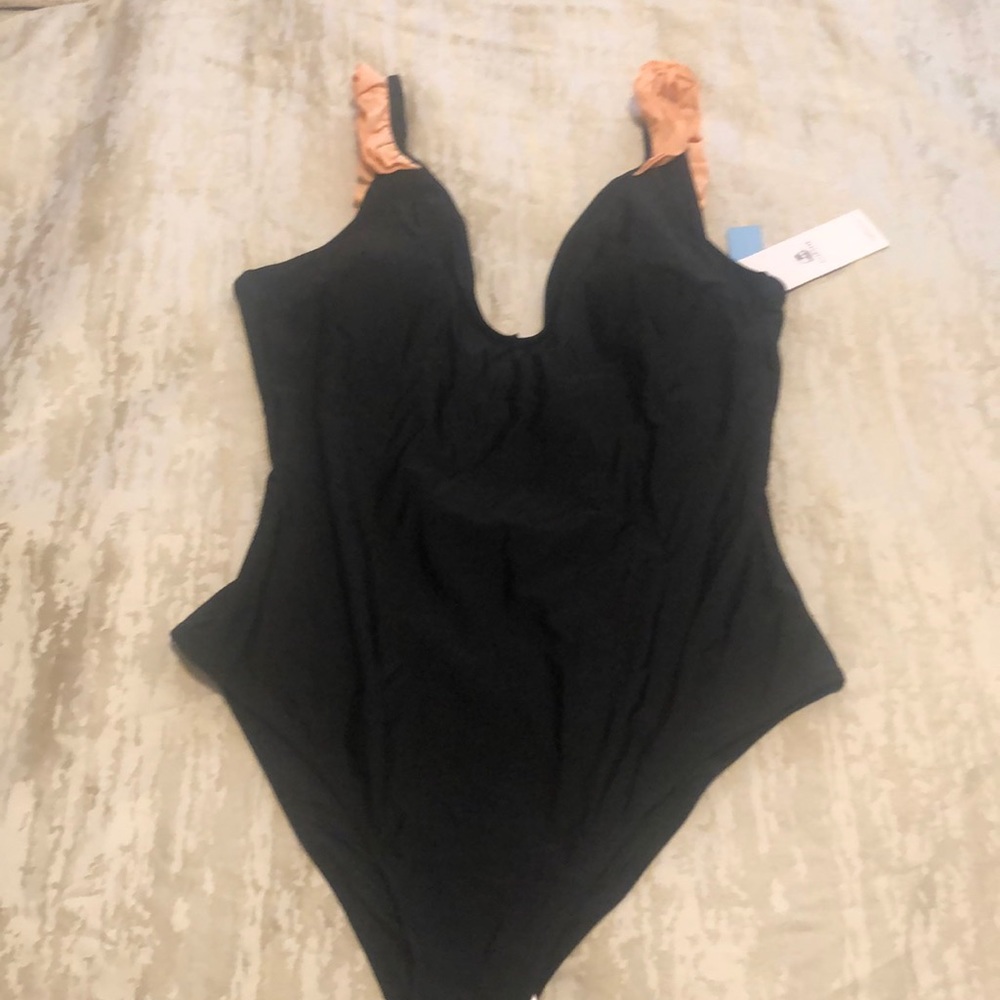 Cupshe one piece swimsuit.